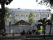 The Presidential Palace in Vientiane by Asienreisender